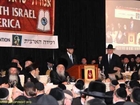 Rabbi Noach Muroff speaks at the Agudah convention