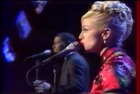 Madonna Take a Bow Feat Babyface (Live At American Music Awards 1995)