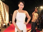 Sonakshi Sinha turns glamours for her new item number in Akshay Kumar's next.